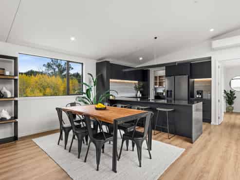 87 Oak Road, Poraiti