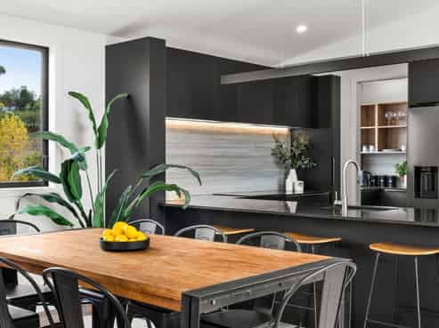 87 Oak Road, Poraiti