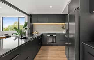 87 Oak Road, Poraiti