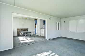 1008 Francis Hicks Avenue, Raureka