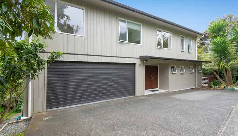 15 Springwater Vale, Unsworth Heights
