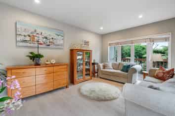 15 Springwater Vale, Unsworth Heights