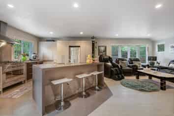 15 Springwater Vale, Unsworth Heights