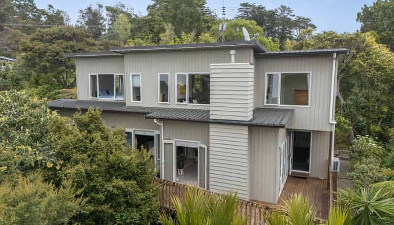 15 Springwater Vale, Unsworth Heights