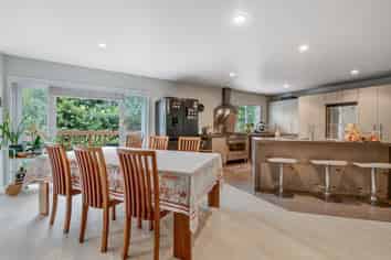 15 Springwater Vale, Unsworth Heights