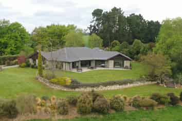 1201 Pareora River Road, Maungati