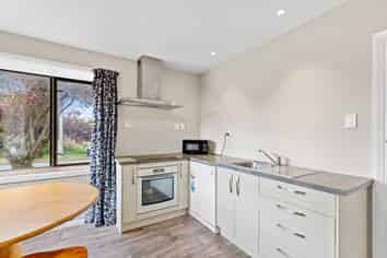 42 Attlee Crescent, Bryndwr