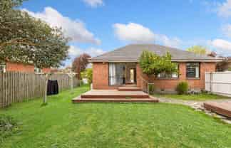42 Attlee Crescent, Bryndwr