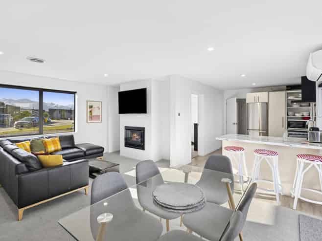 2 Cleland Close, Wanaka