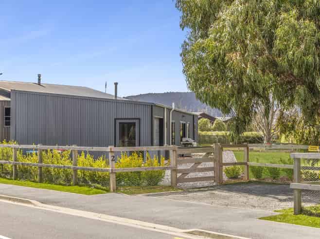 2 Cleland Close, Wanaka