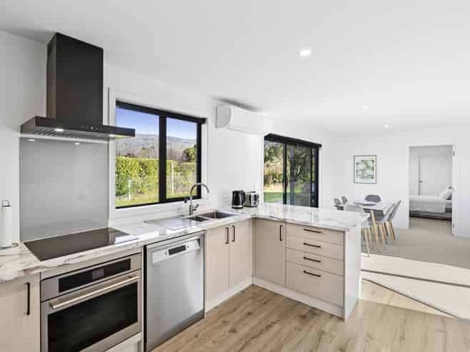 2 Cleland Close, Wanaka