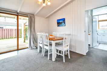 8 Booker Place, Weymouth