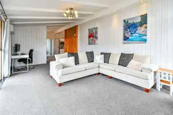 8 Booker Place, Weymouth
