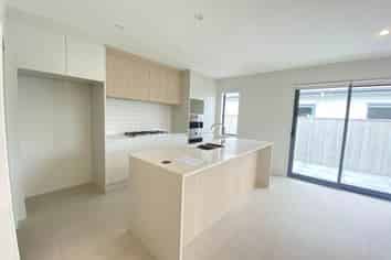 100 Pepene Avenue, Takanini
