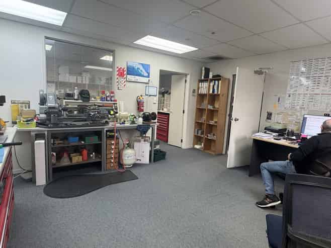 North-facing office/warehouse