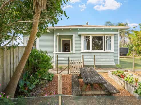 698 Wharehine Road, Wharehine