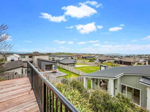 12 Flaxfield Lane, Beachlands