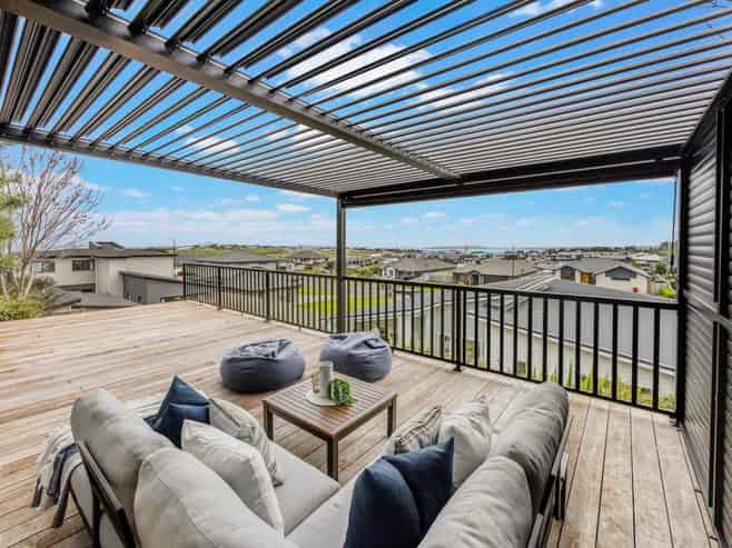 12 Flaxfield Lane, Beachlands