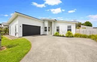 12 Flaxfield Lane, Beachlands