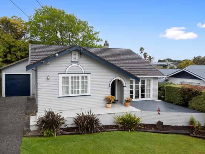 11 Grande Avenue, Mount Albert