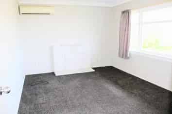 3 Waldron Crescent, Green Island