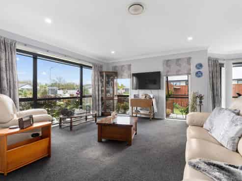 10 Austin Reid Avenue, Carterton