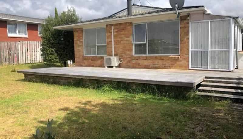 2/281 Sunset Road, Sunnynook