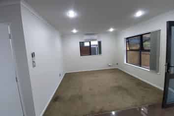 29 Charntay Avenue, Clover Park