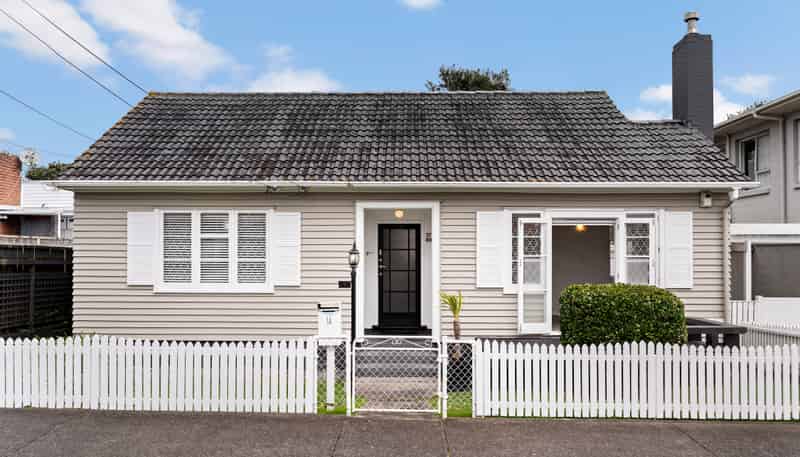 1A Lancing Road, Sandringham