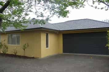 88 Florence Avenue, Roslyn