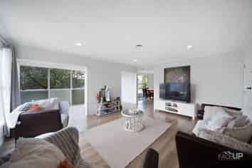 4 Pike Place, Mangere East