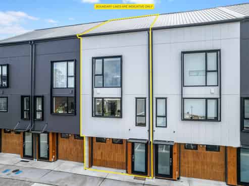 37 Ara Mara Hua, Henderson