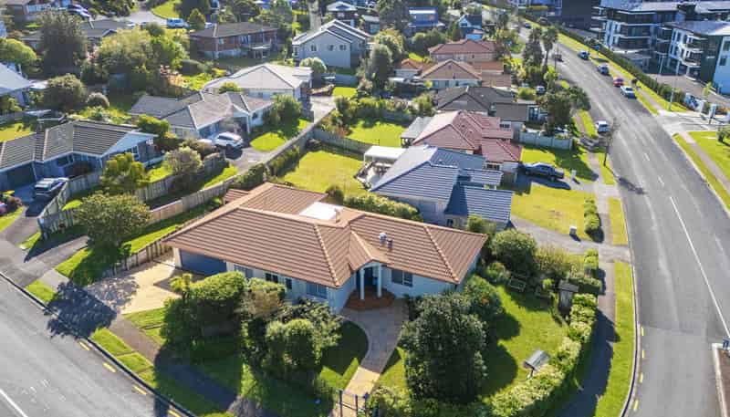 1 Bluebird Crescent, Unsworth Heights