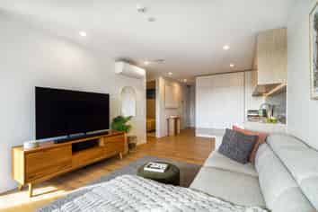 202/32 Anzac Road, Browns Bay