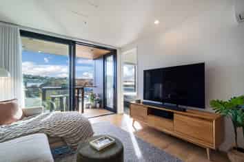 202/32 Anzac Road, Browns Bay