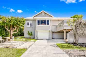 20 Riddell Road, Glendowie