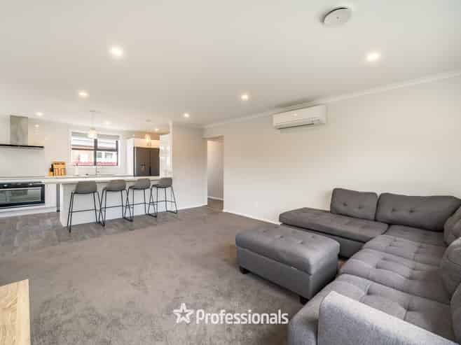 7 Pearce Crescent, Taita
