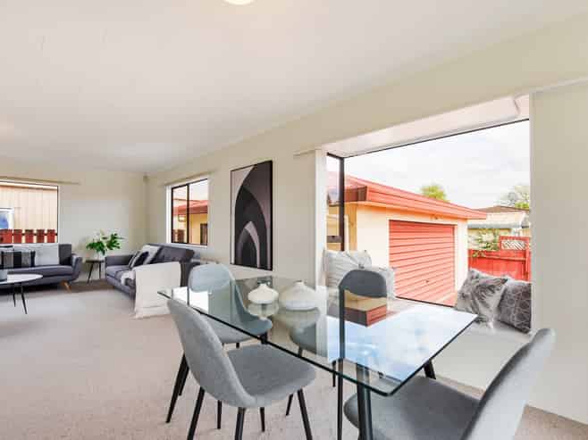 2/16 Newall Avenue, Stoke
