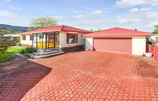 2/16 Newall Avenue, Stoke
