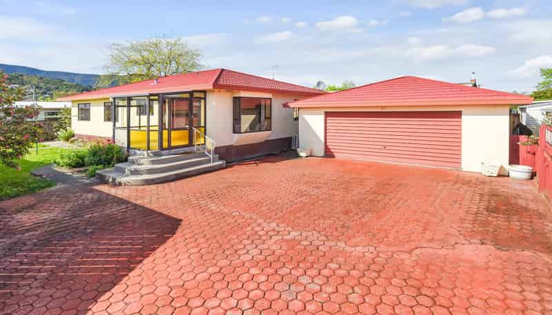 2/16 Newall Avenue, Stoke