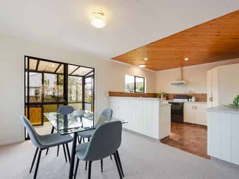 2/16 Newall Avenue, Stoke