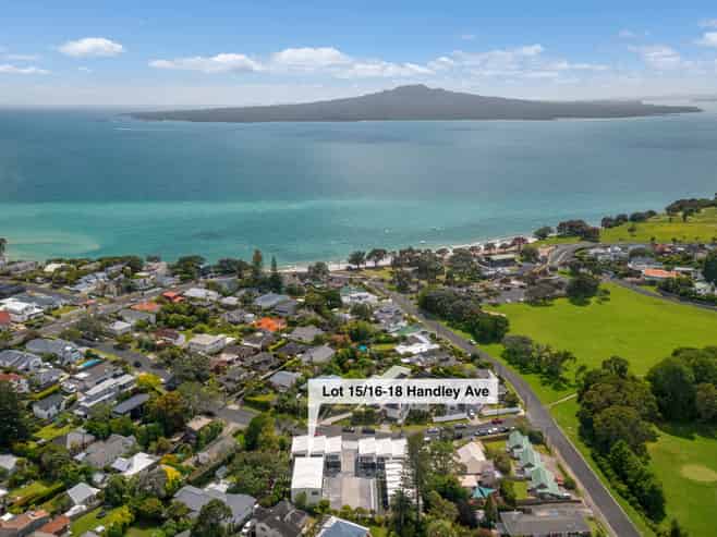 16-18 Handley Avenue, Narrow Neck