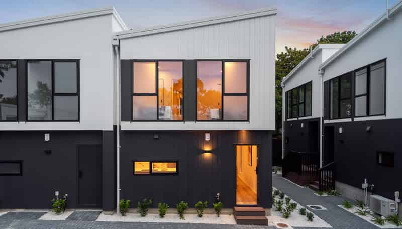 16-18 Handley Avenue, Narrow Neck