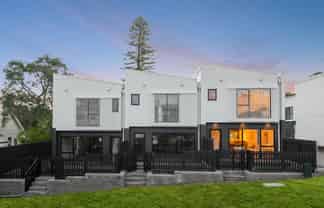 16-18 Handley Avenue, Narrow Neck
