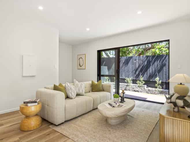 16-18 Handley Avenue, Narrow Neck