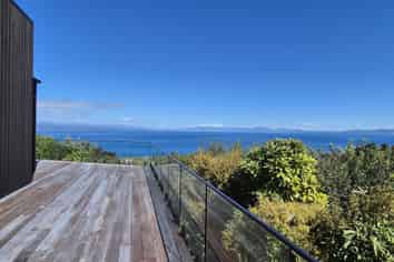 33 Whakamoenga Point, Acacia Bay