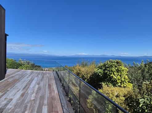 33 Whakamoenga Point, Acacia Bay