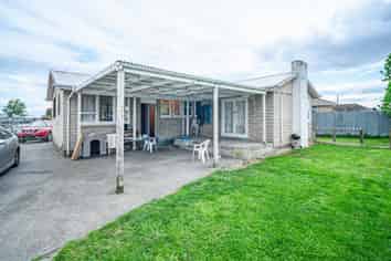 301 Ruru Place, Camberley