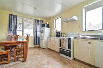 301 Ruru Place, Camberley