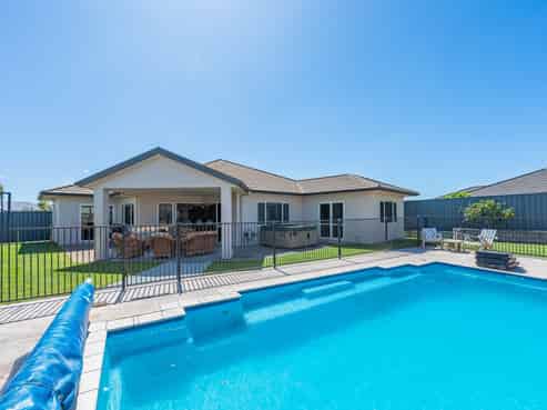 8 Karoola Place, Havelock North
